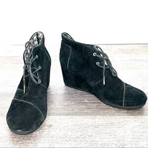 Toms Black suede leather wedged heal lace up ankle boots booties size 10 B84